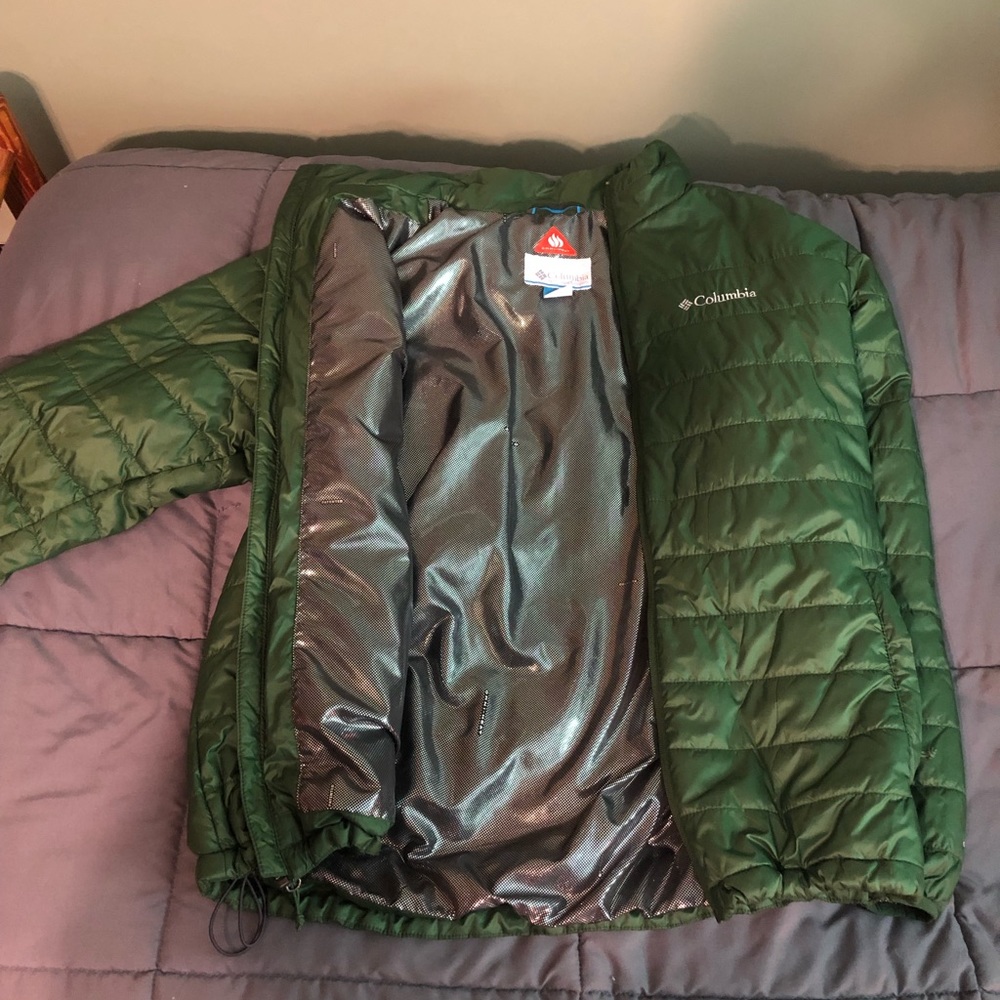 MENS COLUMBIA PUFFER BOMBER JACKET. INSULATED FILL